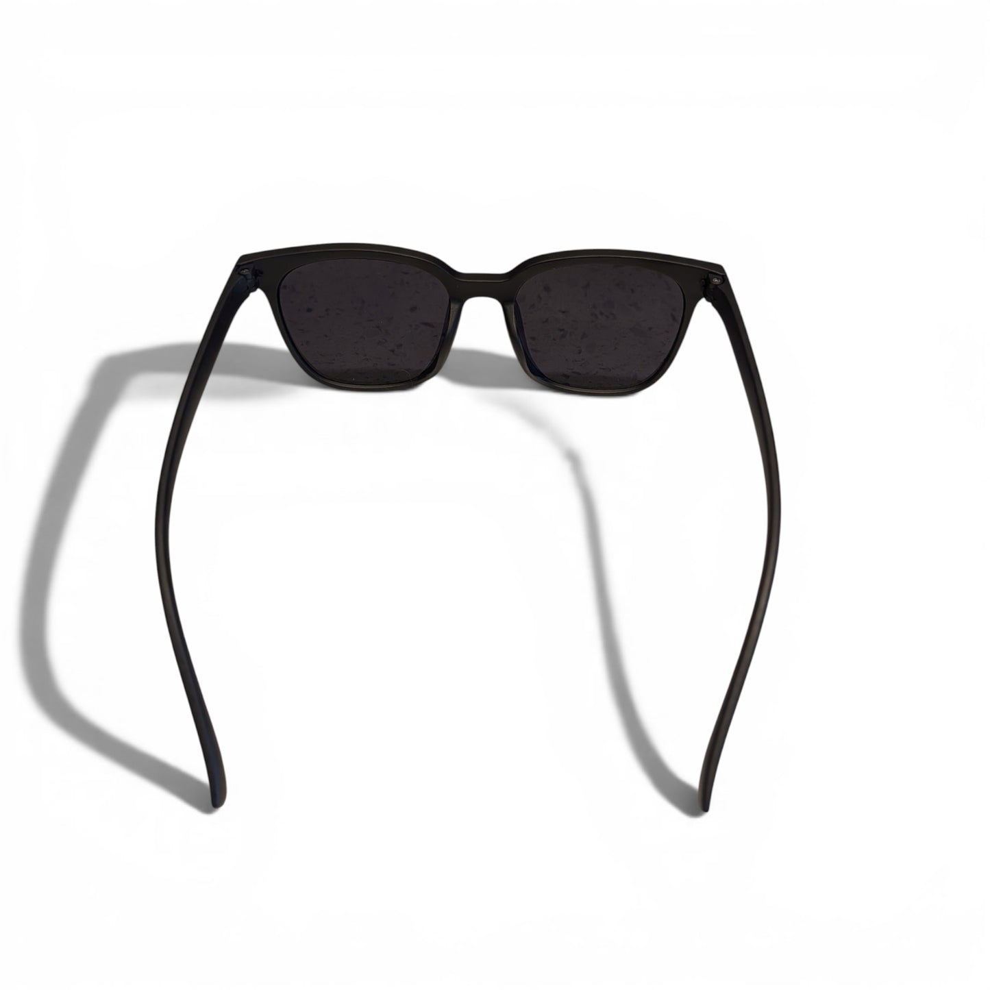 Modern Black UV protective sunglasses