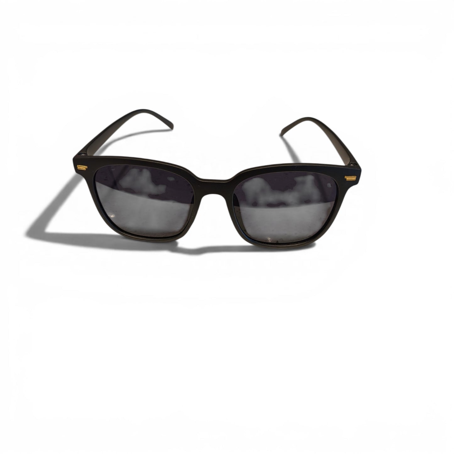 Modern Black UV protective sunglasses
