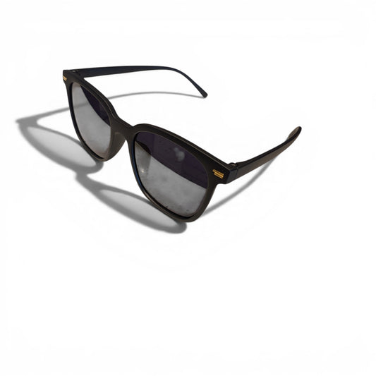 Modern Black UV protective sunglasses
